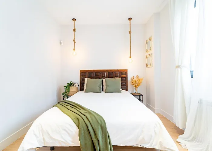 Edsam Madrid Apartments White