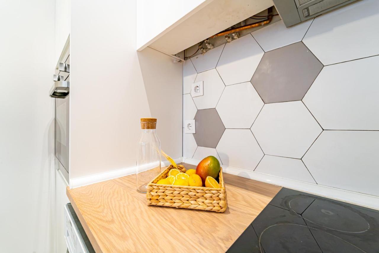 Edsam White Appartement *